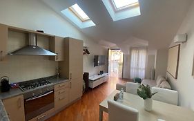 Perla Di Nolo - Central Milan - Luxury Sleeps 4 Apartment
